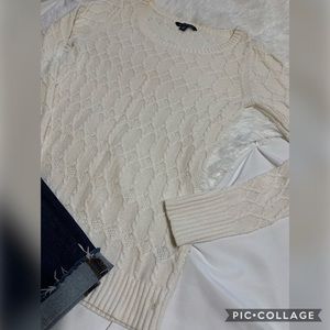 American Eagle 🦅 Cream Cable Knit Sweater